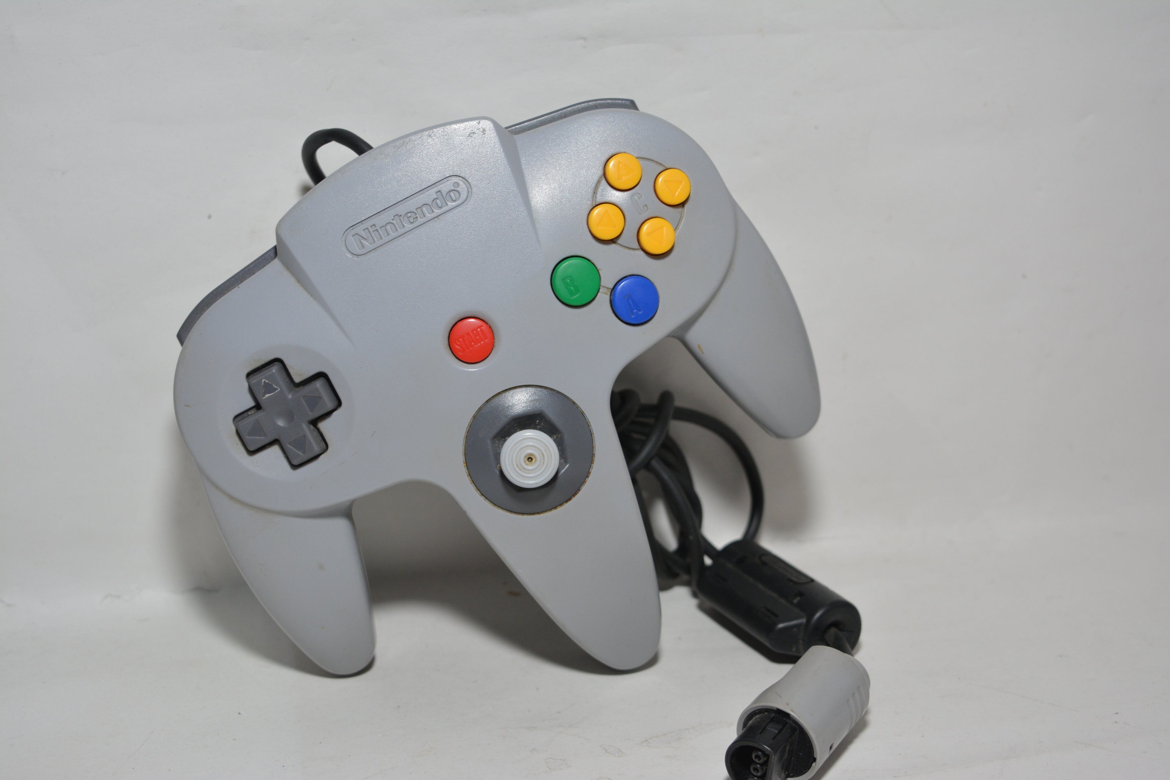 Nintendo 64 Bundle + 4 Spiele + Expansion PAK