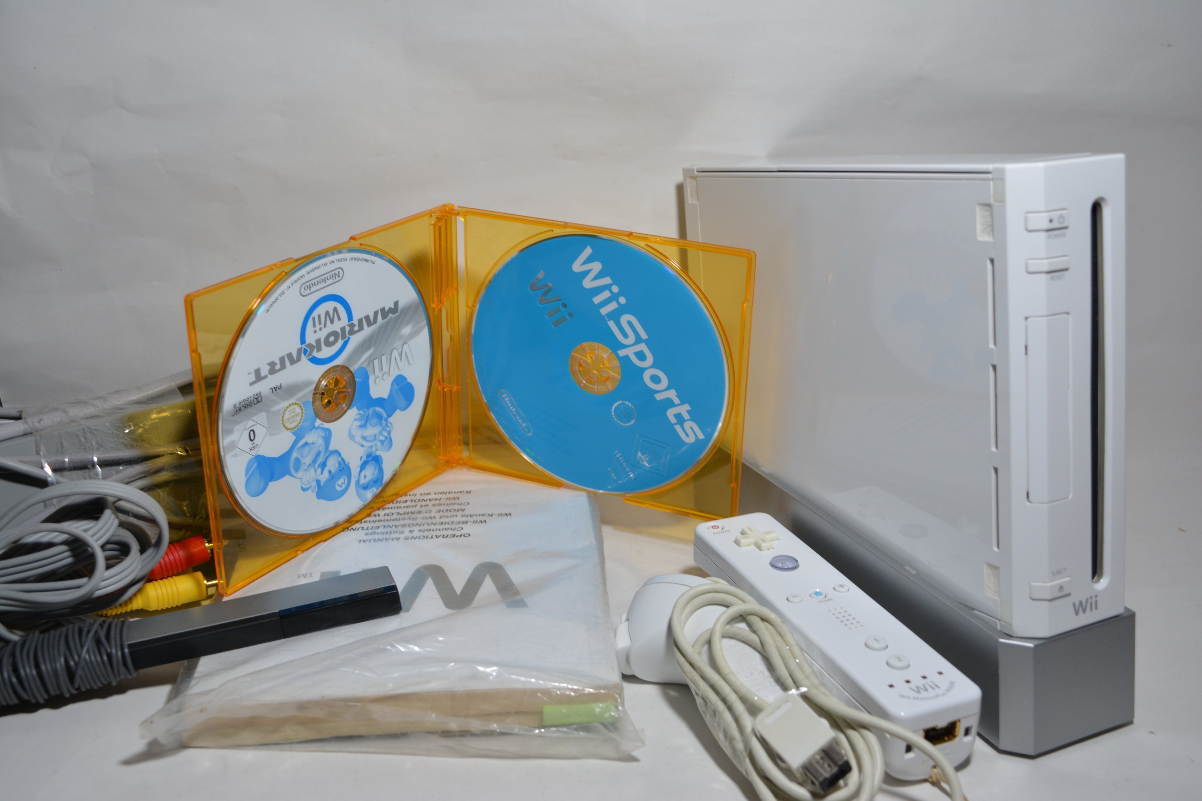 Nintendo Wii Konsole - OVP Mario Kart Paket!