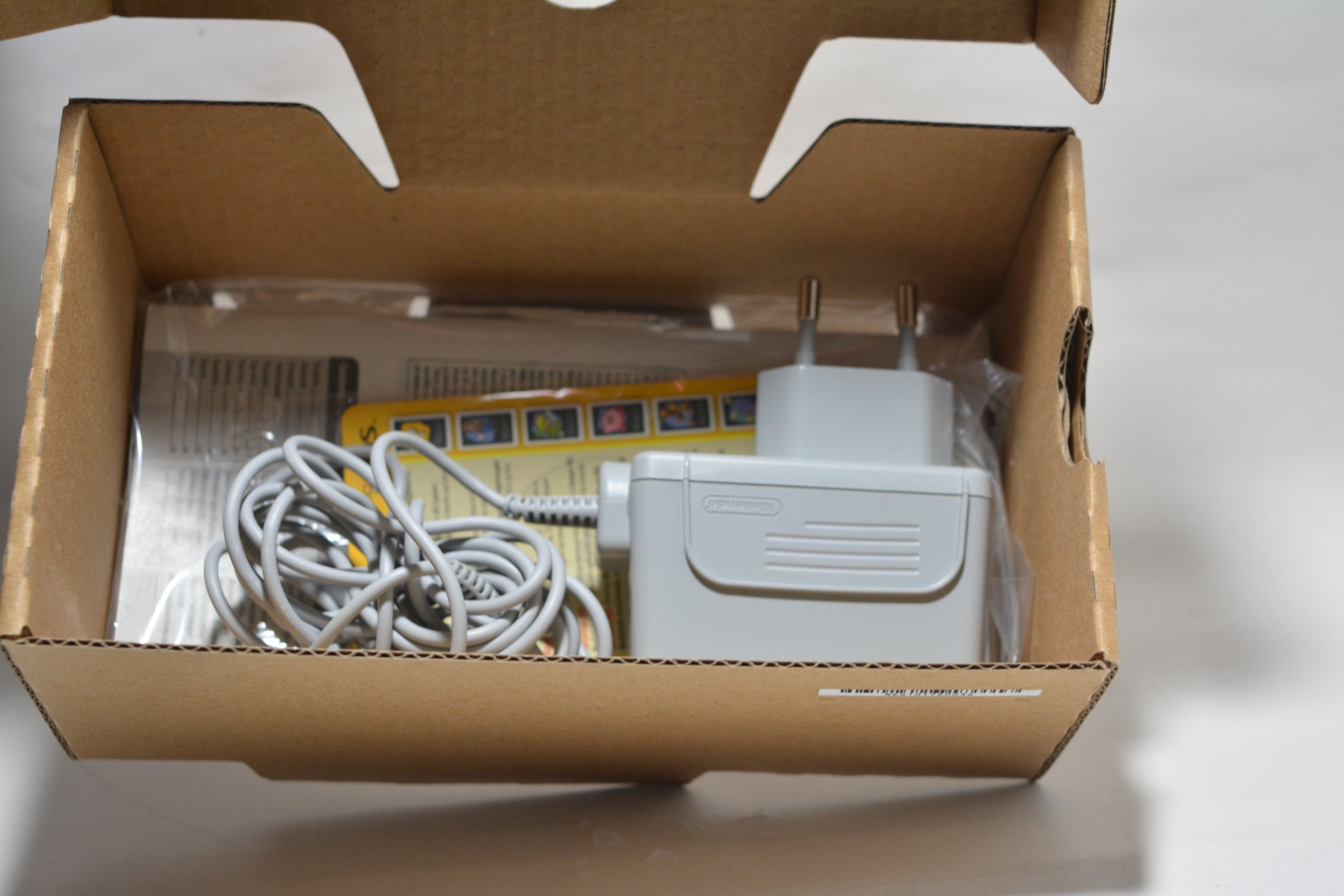 New Nintendo 2DS XL Black + Turquoise