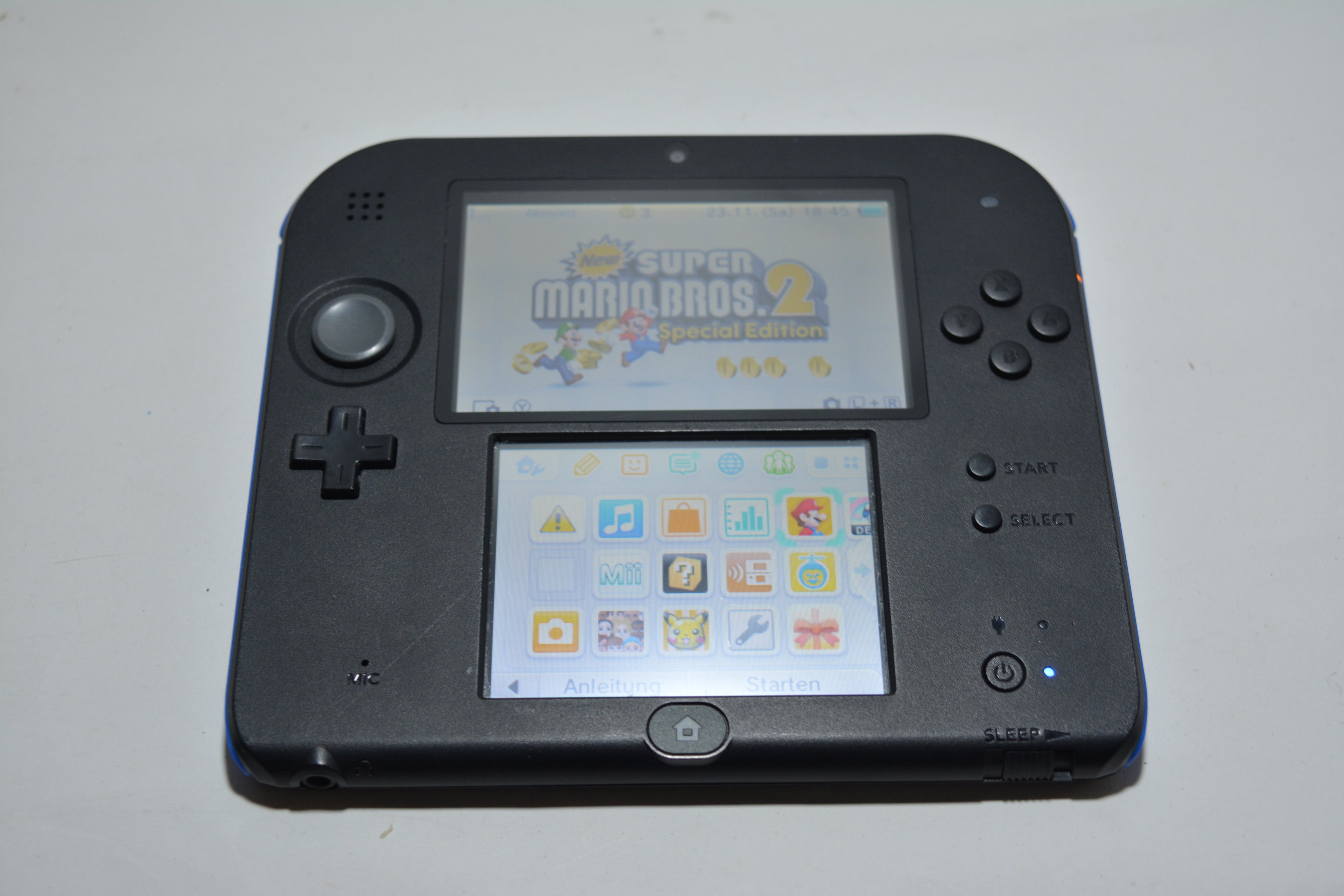 Nintendo 2DS Black + Blue [New Super Mario Bros. 2 installiert]