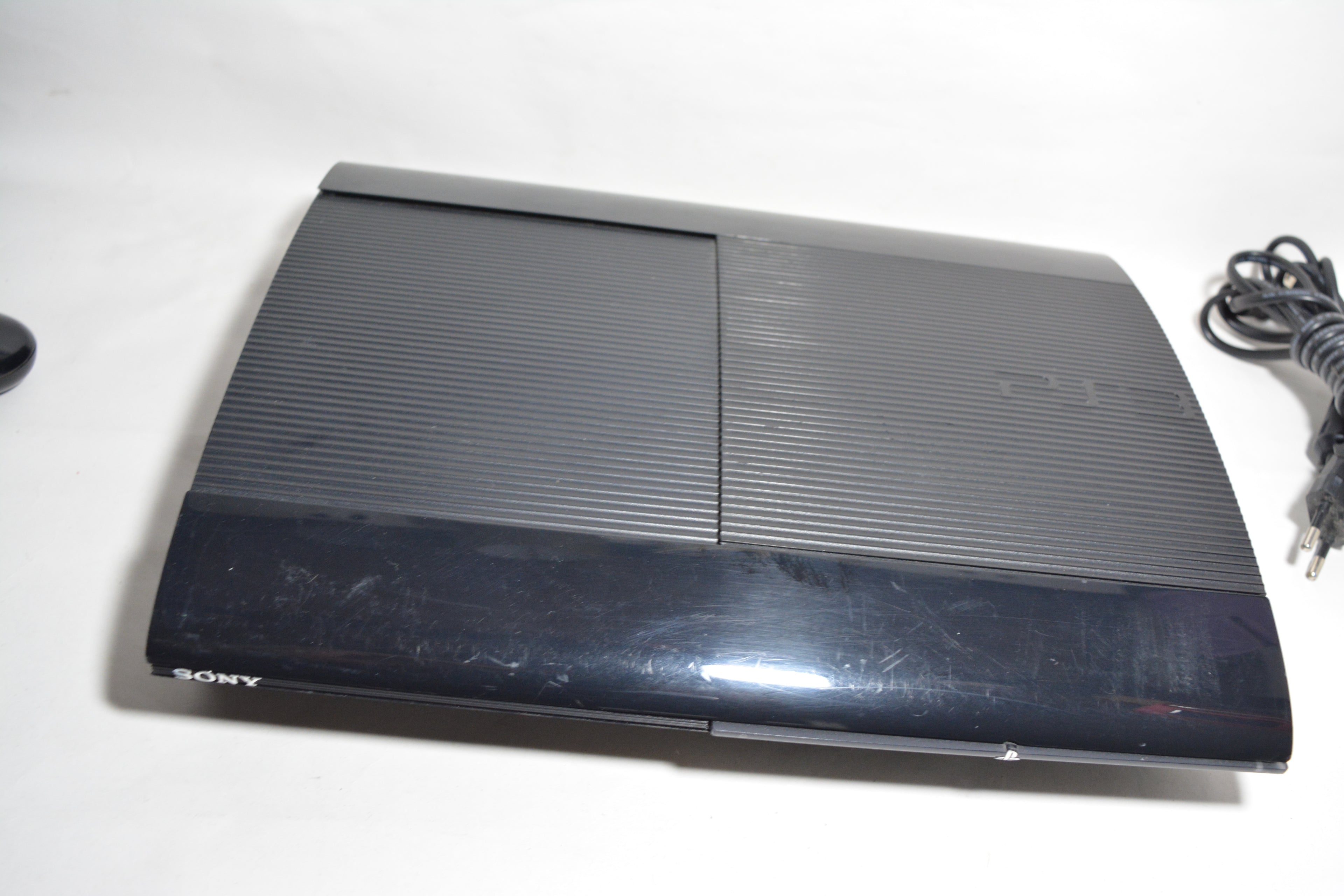 PlayStation 3 Super Slim (465GB)