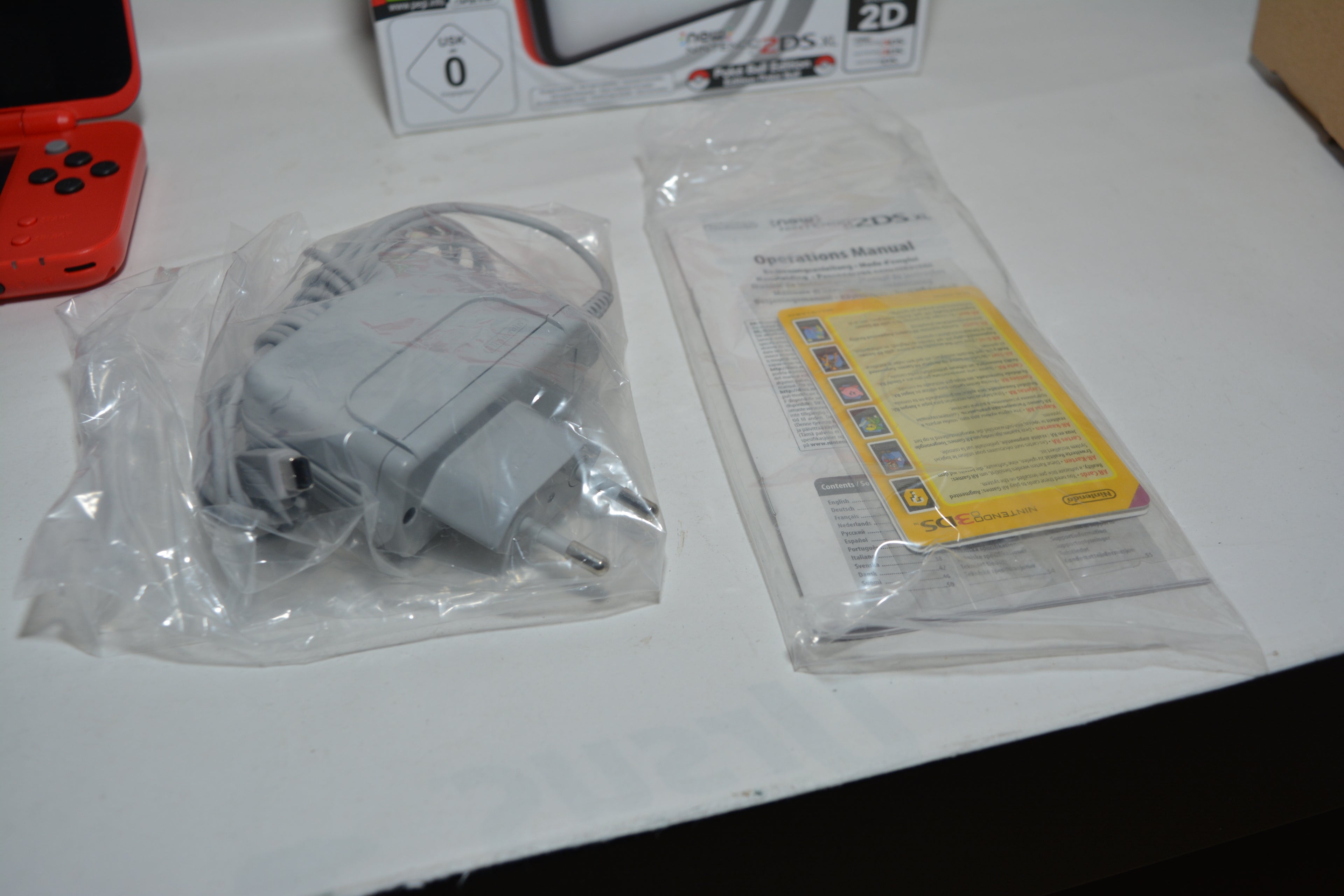 New Nintendo 2DS XL Console Pokeball Edition Pokemon - INKL. MOD 23x Spiele installiert