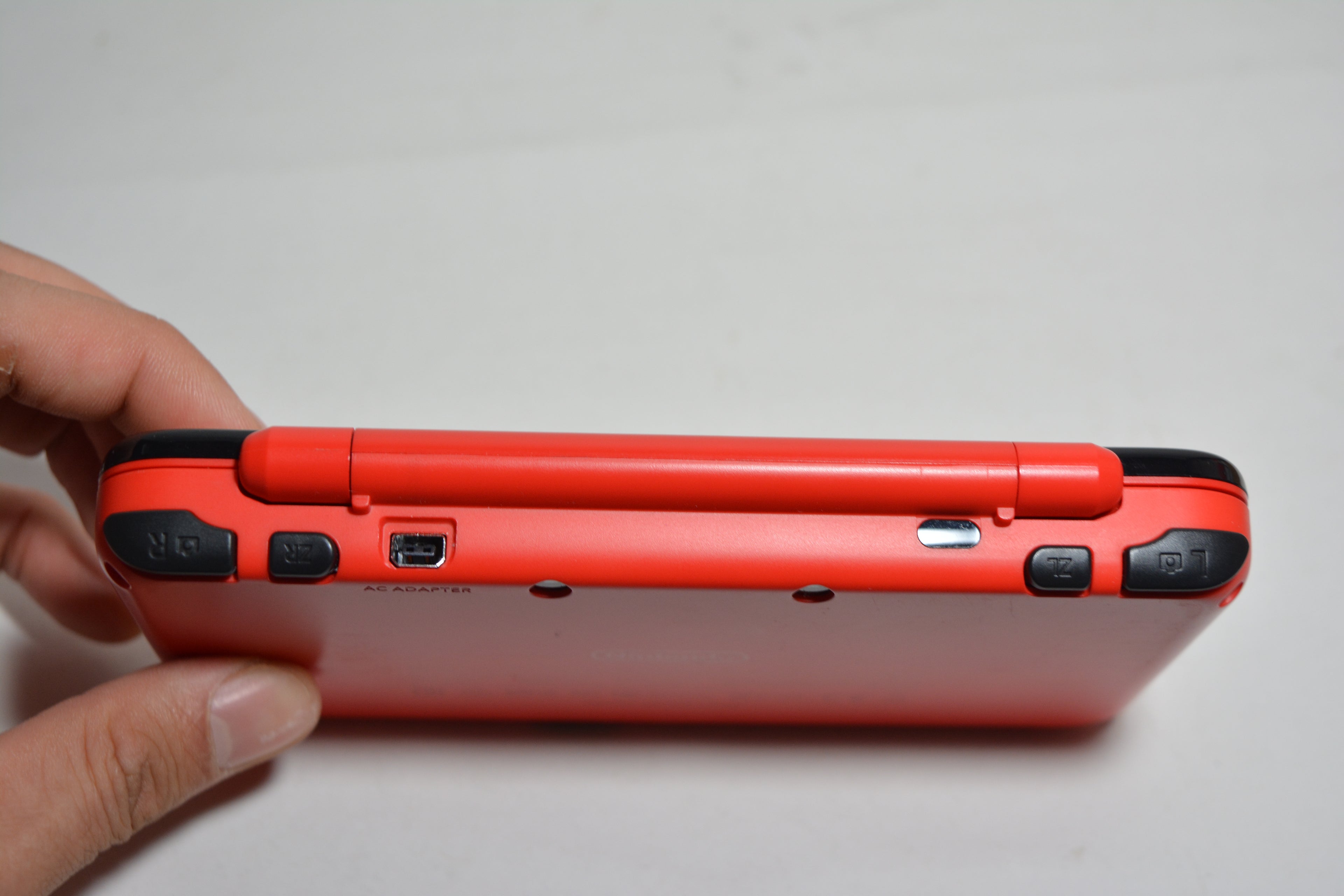 New Nintendo 2DS XL Console Pokeball Edition Pokemon - INKL. MOD 23x Spiele installiert