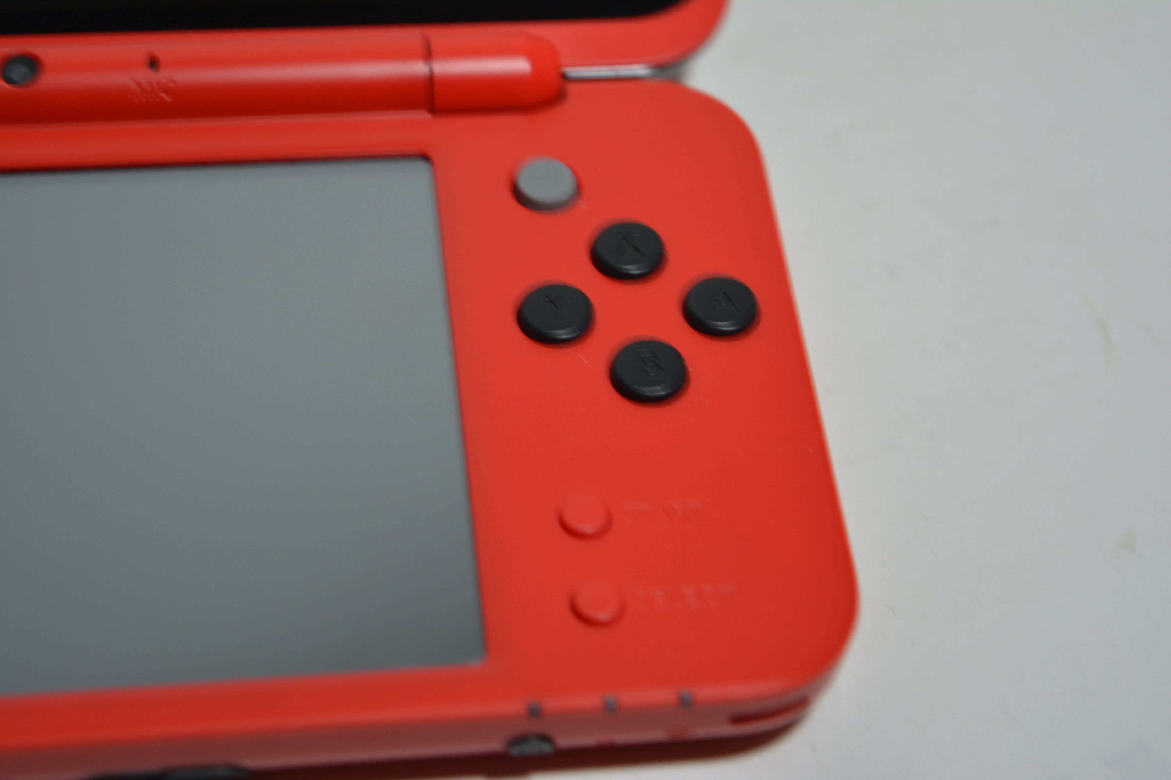 New Nintendo 2DS XL Console Pokeball Edition Pokemon - INKL. MOD 23x Spiele installiert