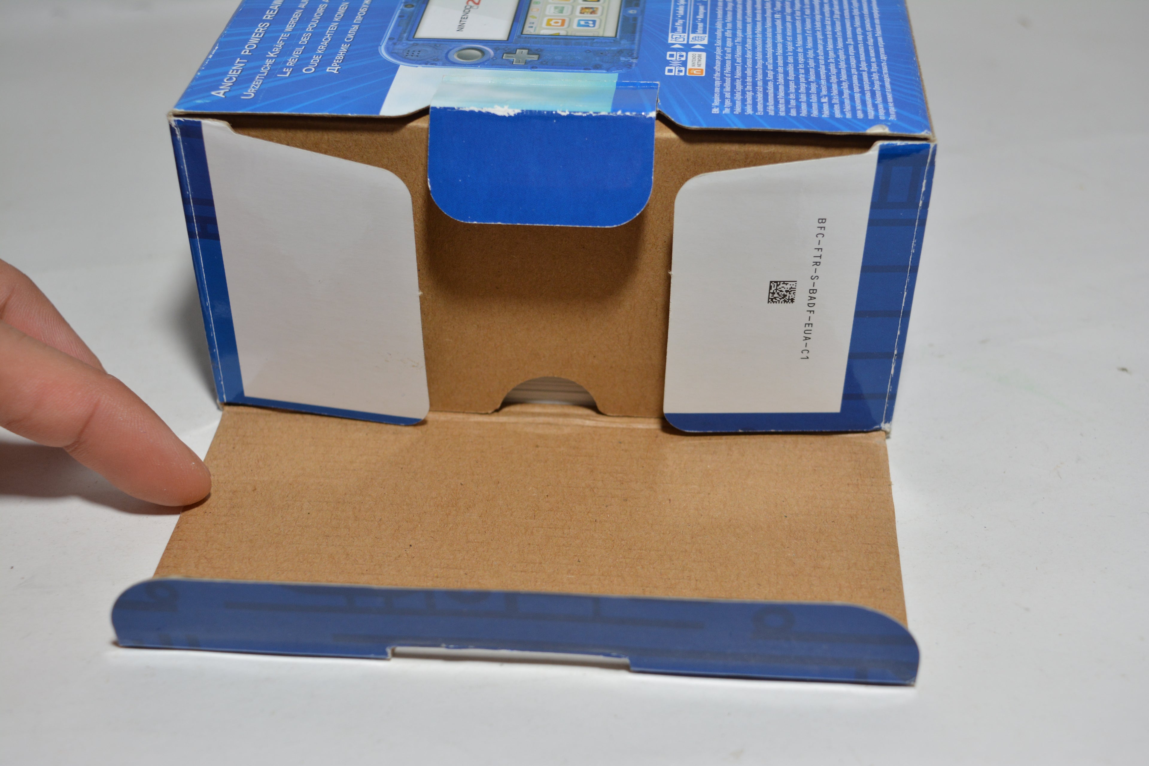 Nintendo 2DS Transparent Blue - Pokemon Alpha Sapphire Edition