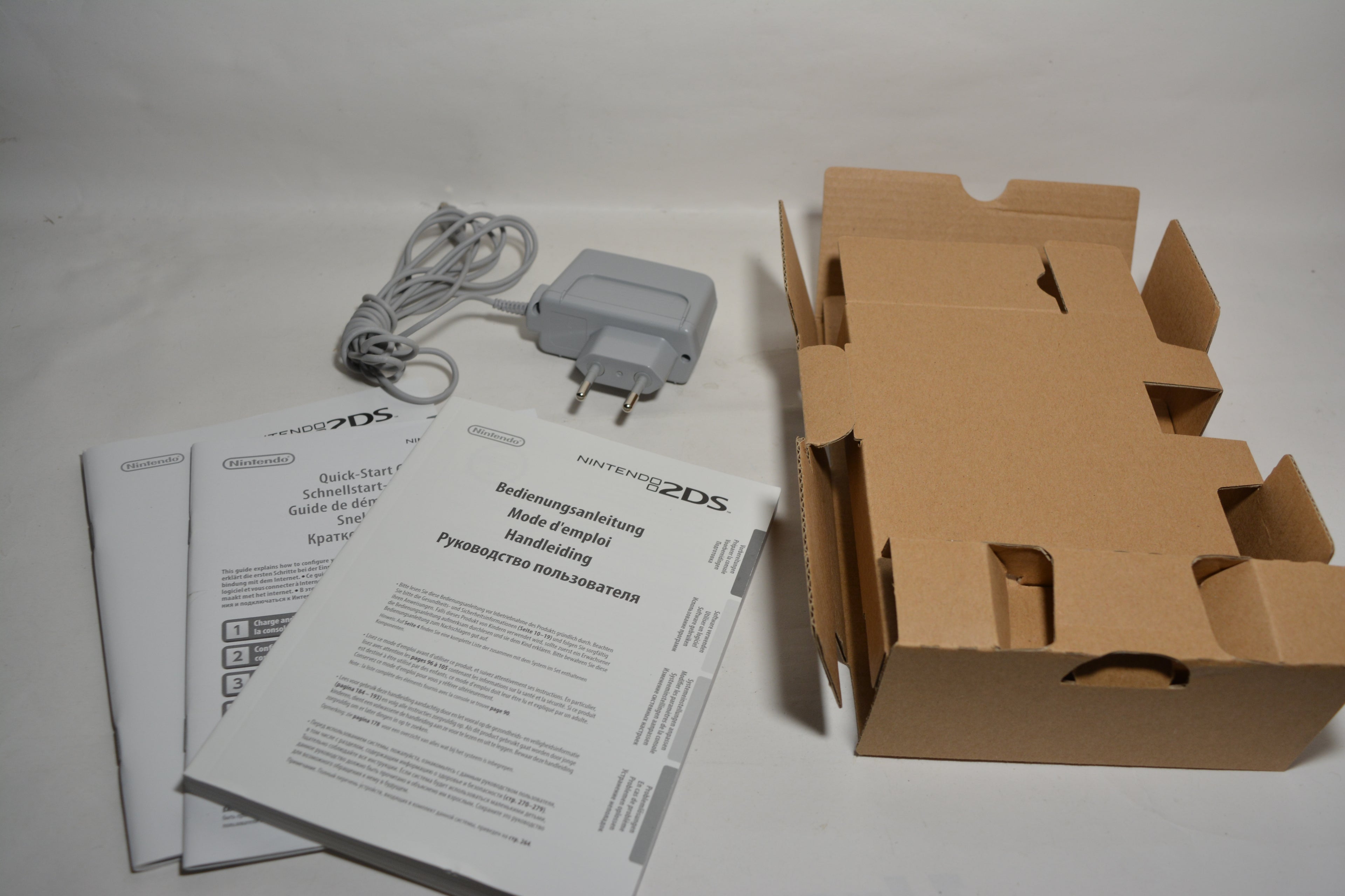 Nintendo 2DS Transparent Blue - Pokemon Alpha Sapphire Edition